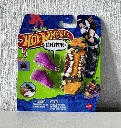 Hot wheels skate boot set - &,