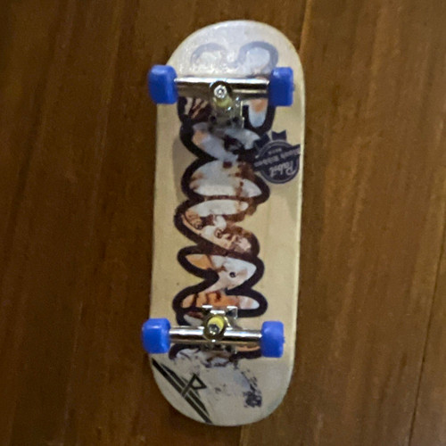 Dynamic fingerboard complete